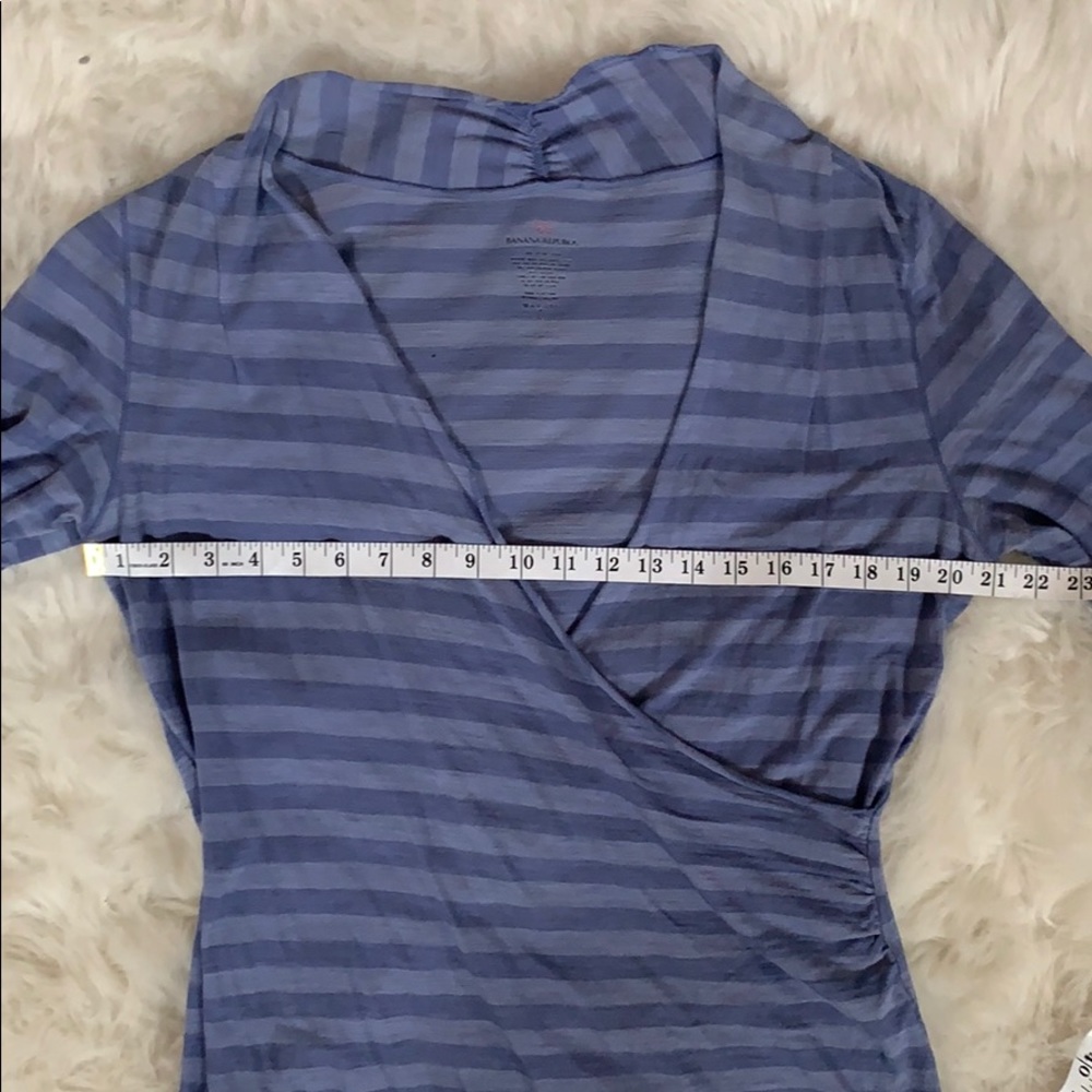 Banana Republic long sleeve top. - Picture 3 of 7